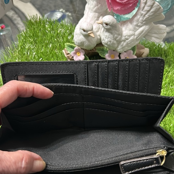 Liz Claiborne Wallet - Picture 6 of 8